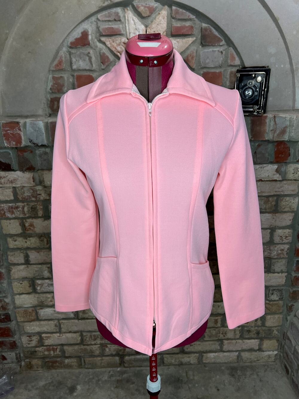 Jacket Vintage 1970sdouble knit polyester pink zip front
